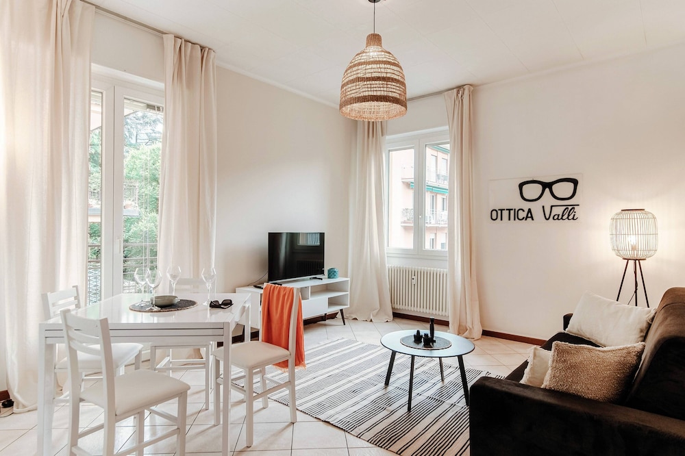 Apartment, Balcony