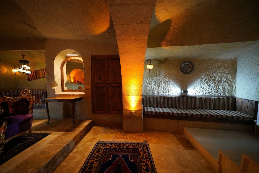 Nazende Hammam Jacuzzi Cave Suite - Photo 11