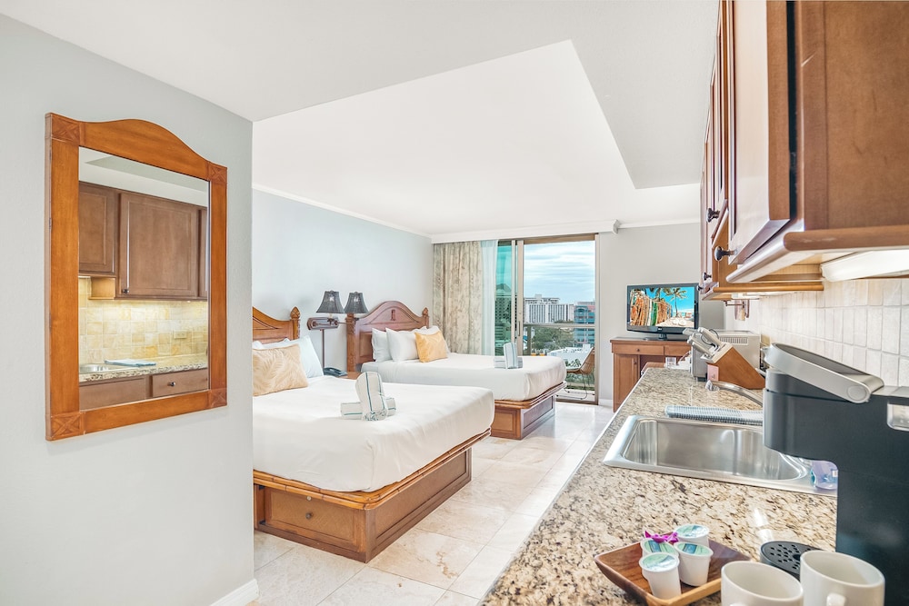 Superior Studio, 2 Queen Beds, Ocean View
