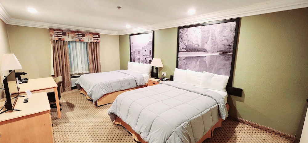 Room, 2 Queen Beds, Non Smoking - Photo 3