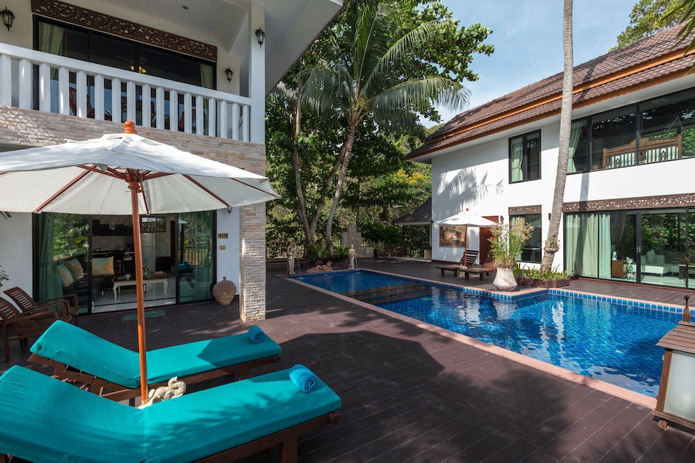 Poolside Villa - Photo 16