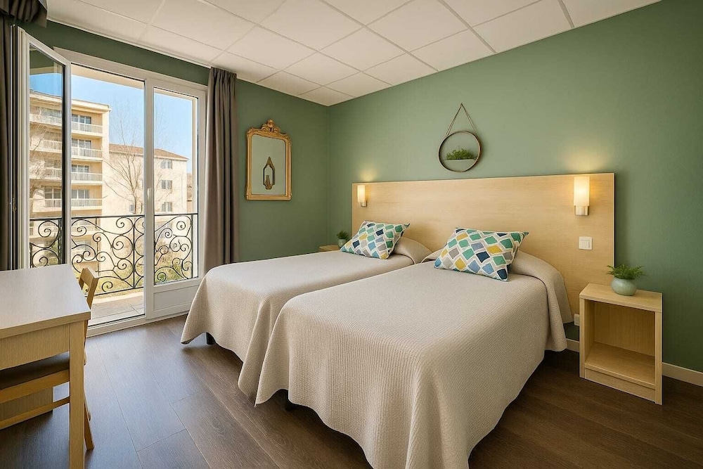 Standard Double or Twin Room - Photo 2