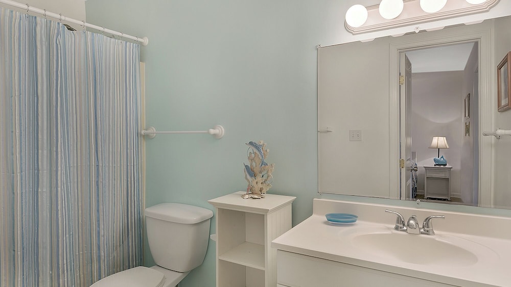 Studio Suite, 1 Queen Bed with Sofa bed, Patio, Garden View (Hidden Beach 117) photo 2