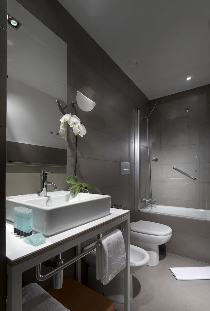 Standard Double Room - Photo 6