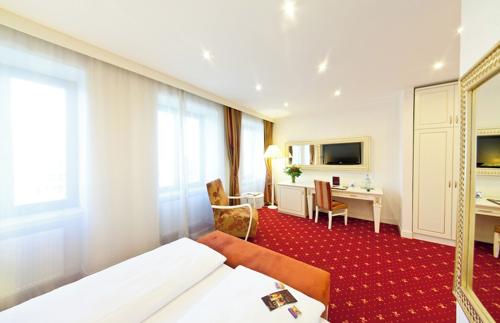 Superior Double Room Single Use photo 3