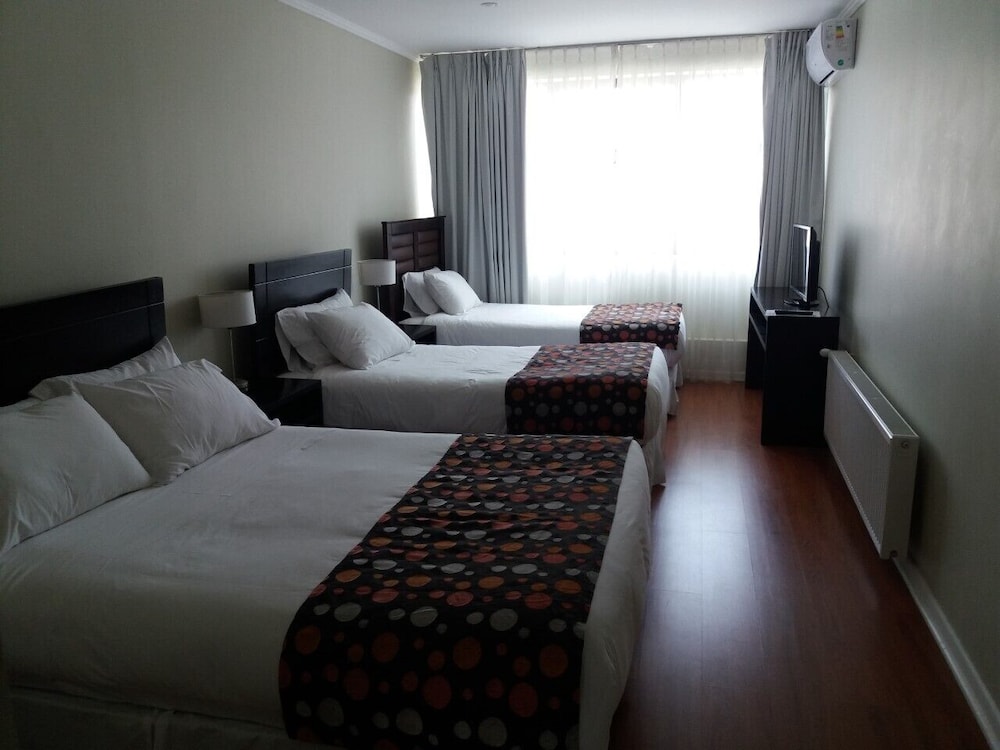 Family Quadruple Room photo 2