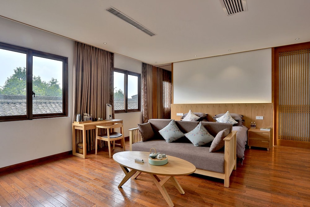 Premier Double Room (Yin She)