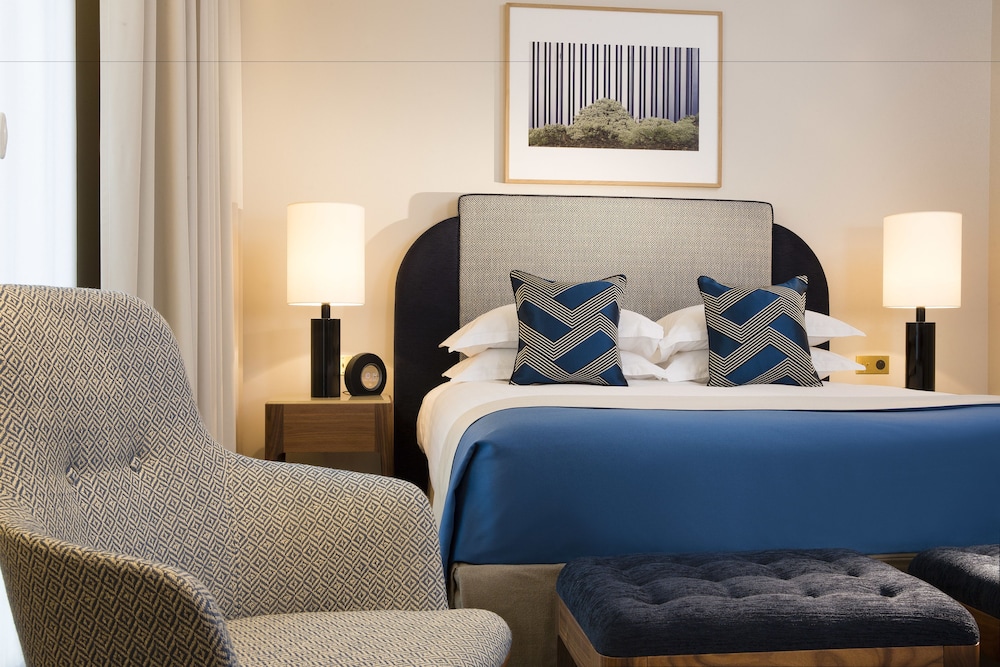 Superior Room thumbnail 5