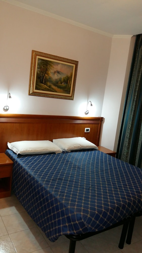 Economy Double or Twin Room photo 1