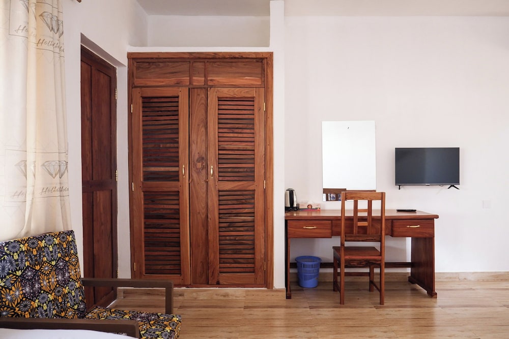 Deluxe Triple Room, Patio, Garden View