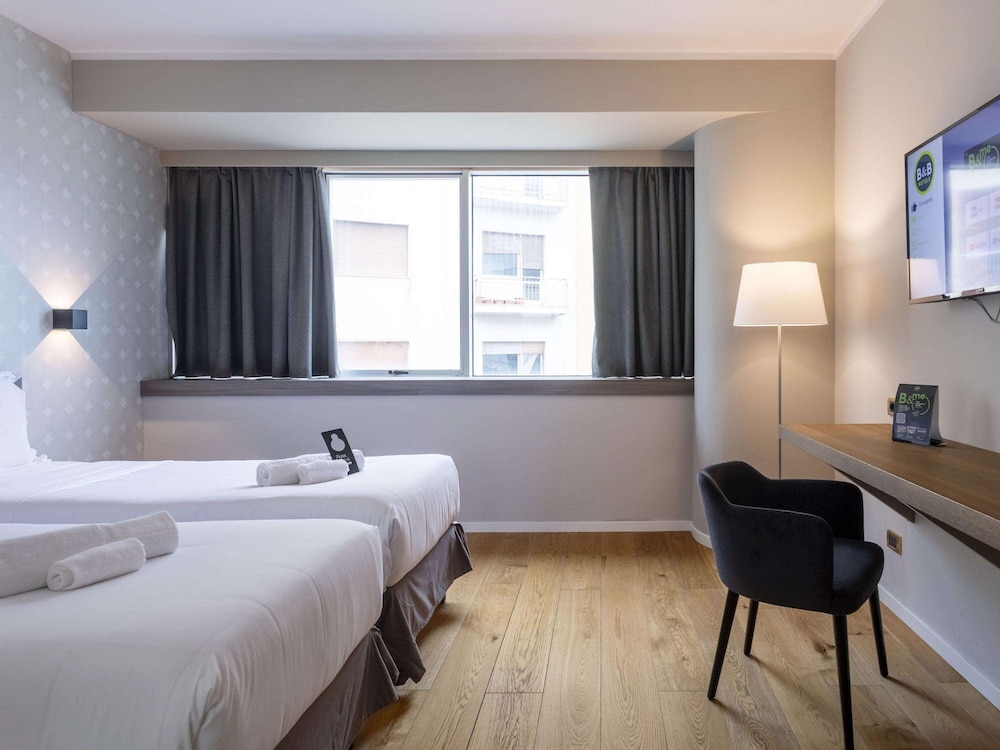 Twin Room - Photo 9