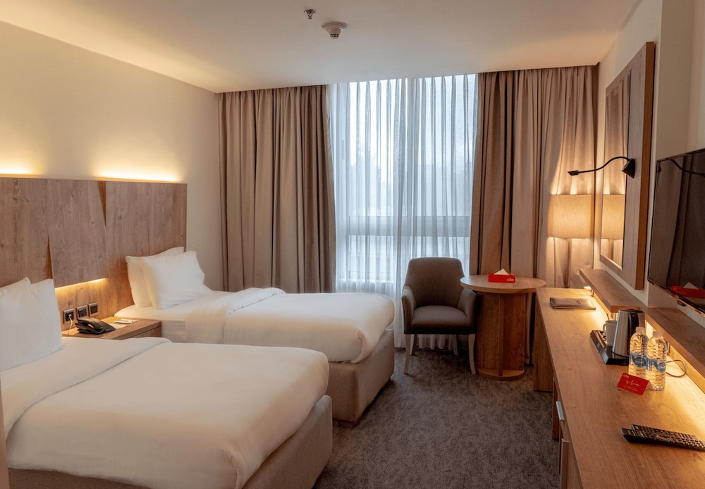 Standard Twin Room - Photo 1