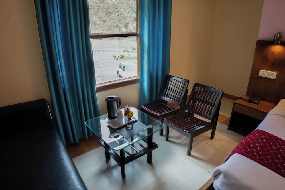 Deluxe Room - Photo 5