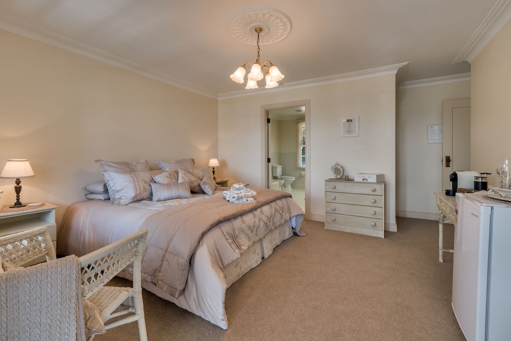 Panoramic Suite, 1 King Bed, Ensuite (Suite 4) photo 2