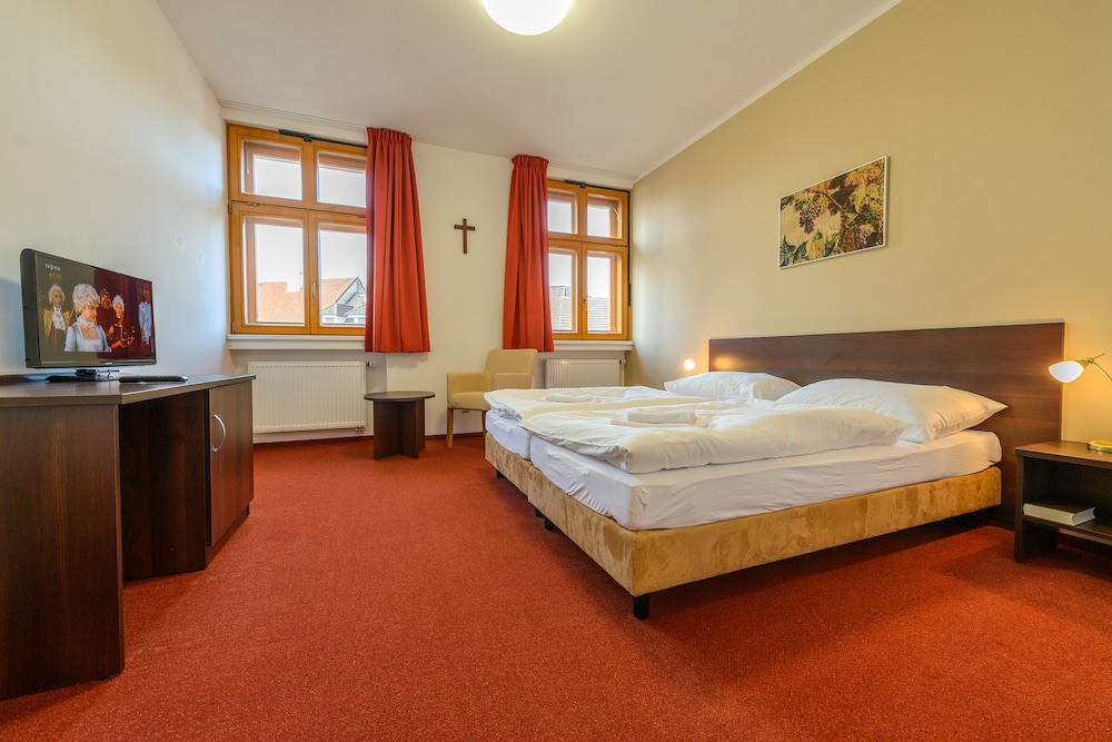 Standard Double Room (1 Extra Bed) photo 1