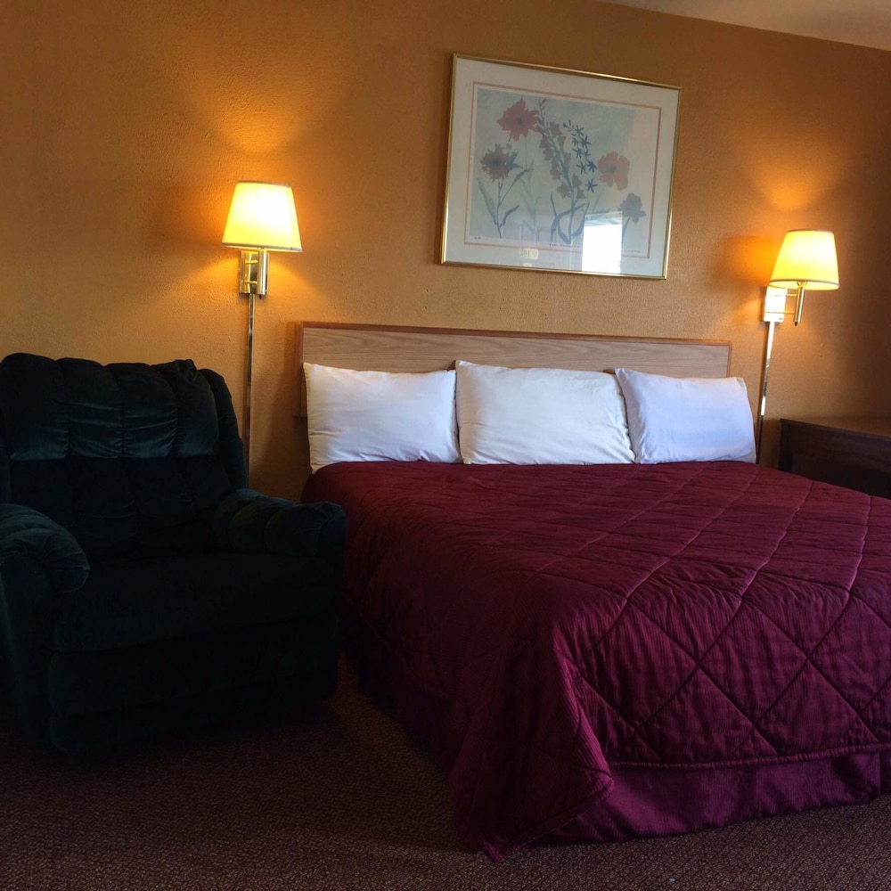 Room, 1 Queen Bed, Smoking photo 1