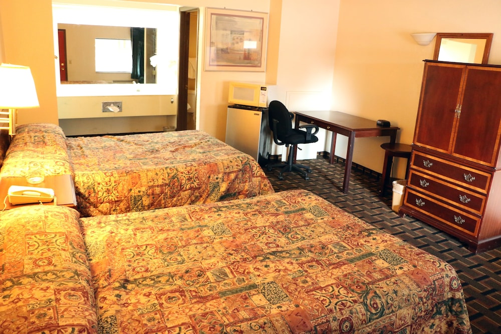 Standard Room, 2 Double Beds, Refrigerator & Microwave photo 2