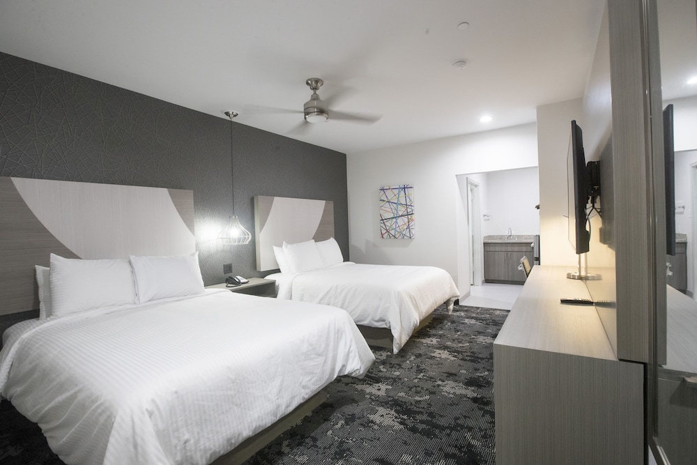 Family Single Room, 2 Double Beds, Smoking