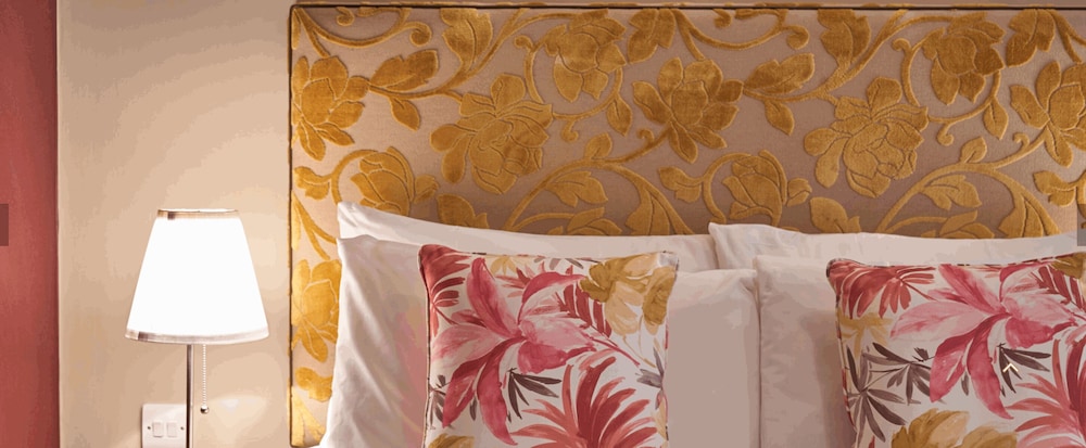 Superior Room, 1 King Bed photo 2
