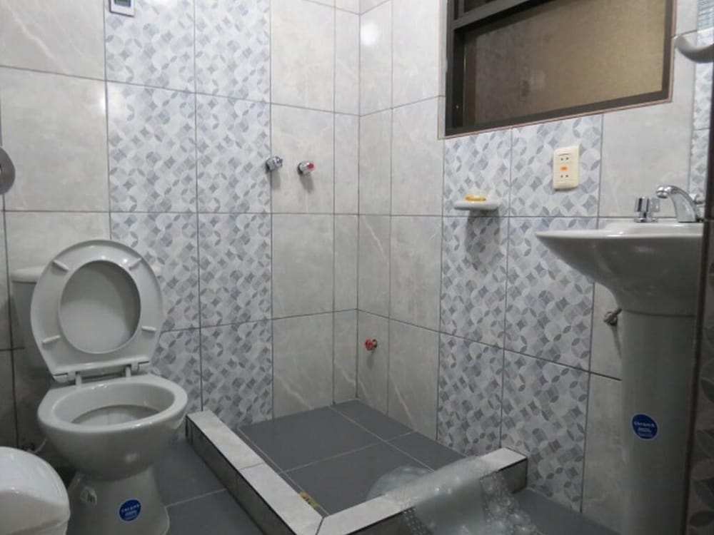 Basic Single Room photo 3