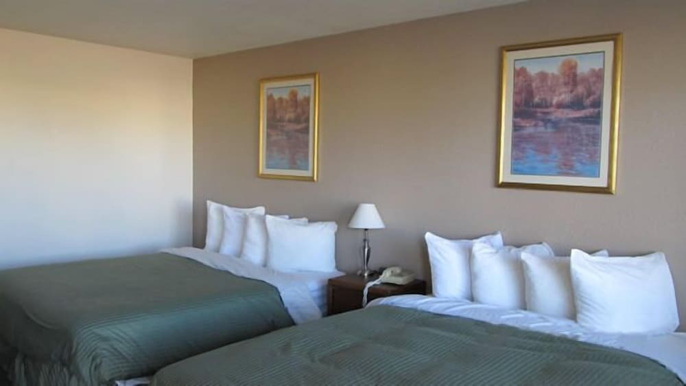 Standard Room, 2 Queen Beds, Private Bathroom