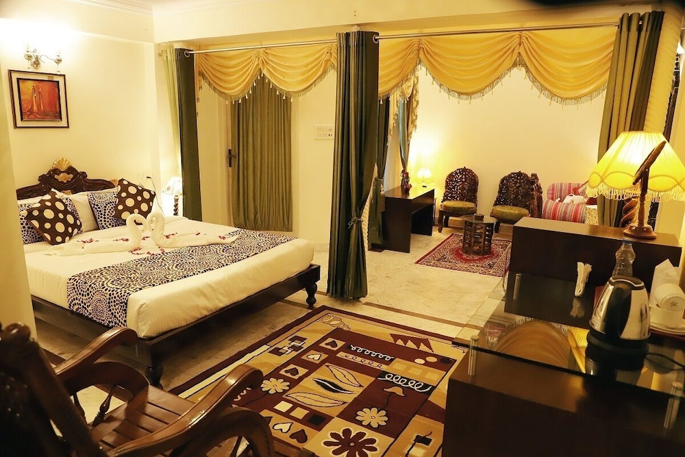 Royal Studio Suite