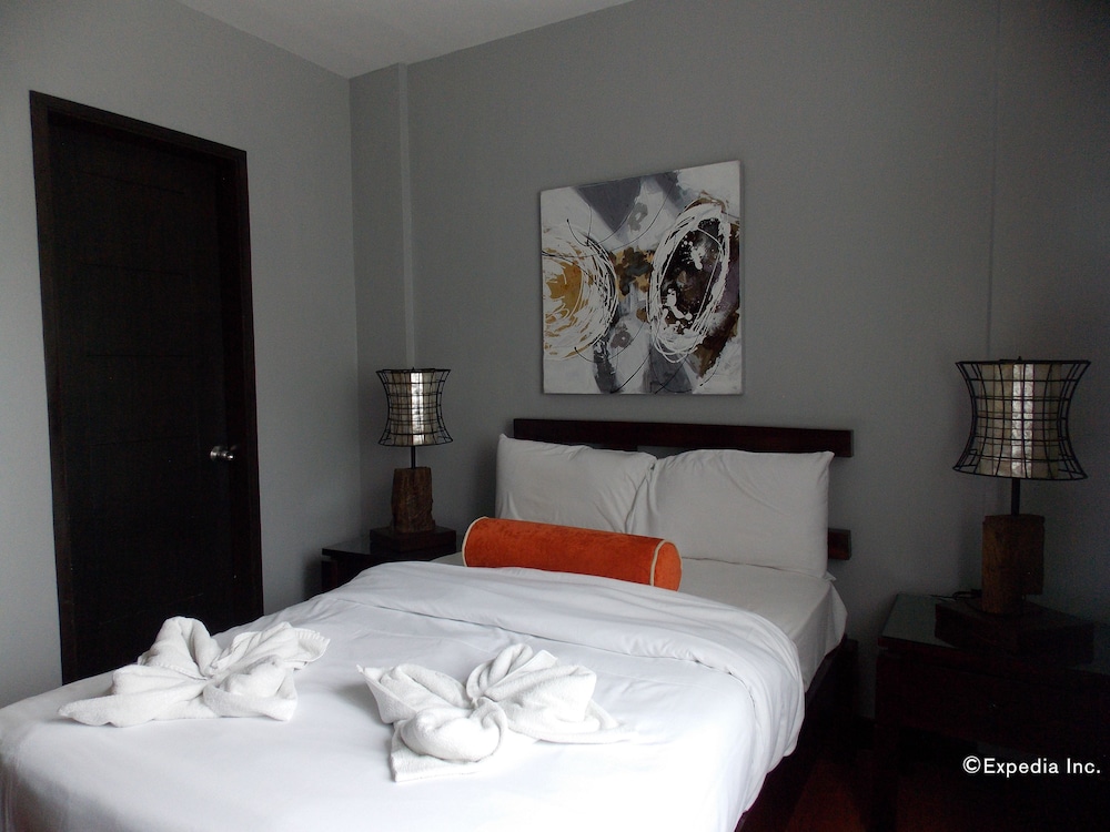 Deluxe Budget Bedroom A photo 2