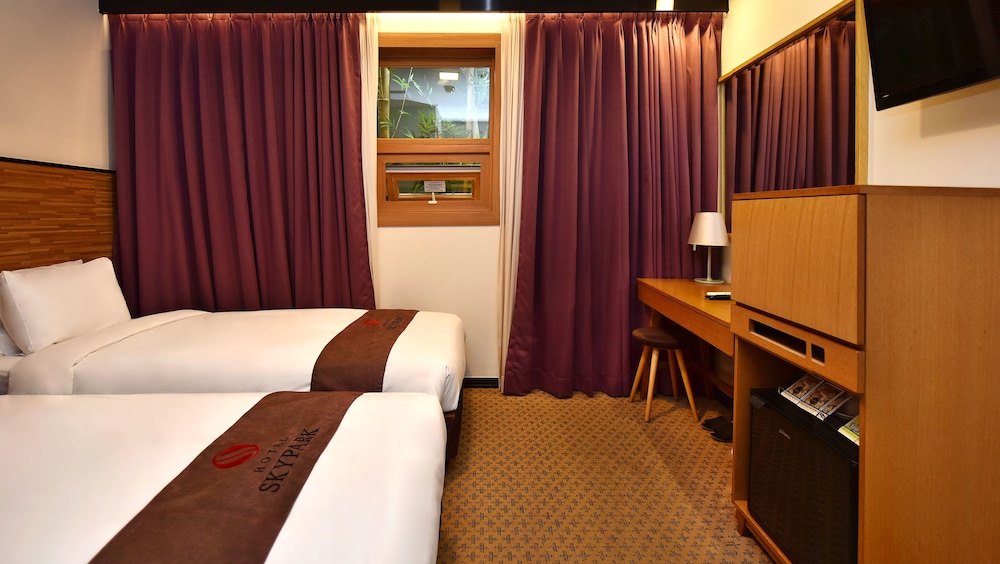 Standard Twin Room - Photo 3