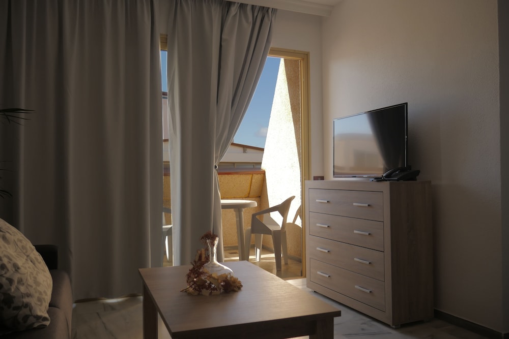 Apartment, 1 Bedroom, Balcony thumbnail 6