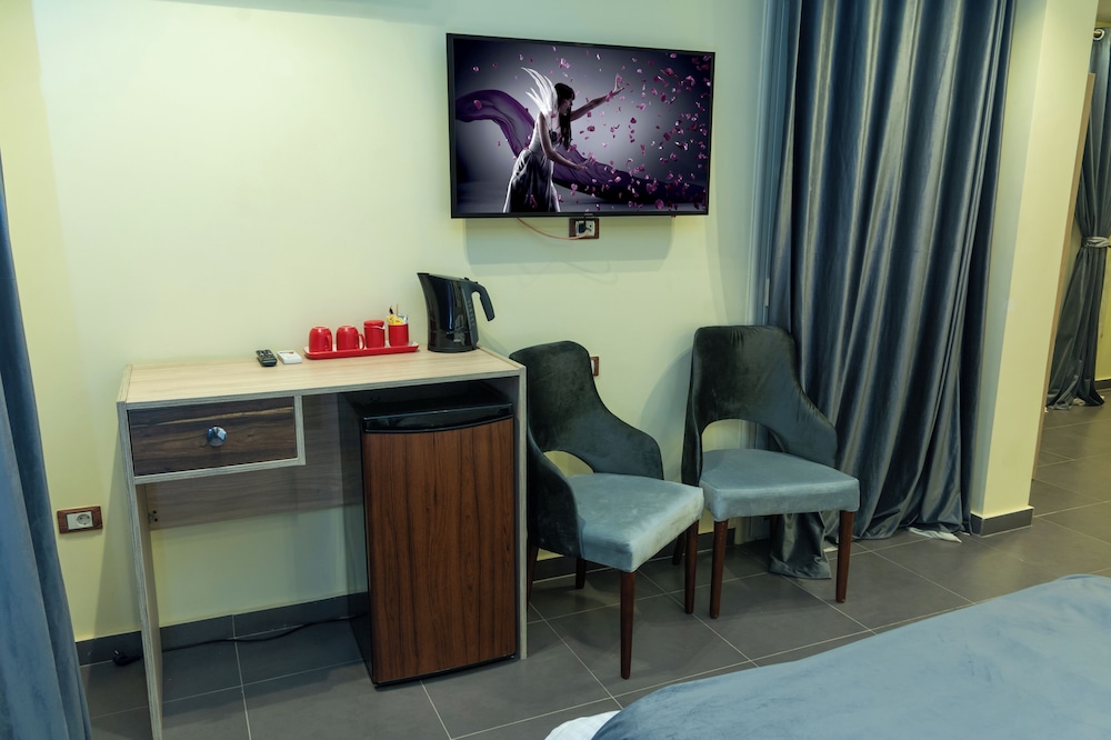 Deluxe Double or Twin Room photo 3