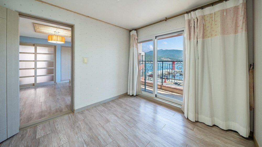 Basic Room, 1 Bedroom (seomhyanggi  301) - Photo 6