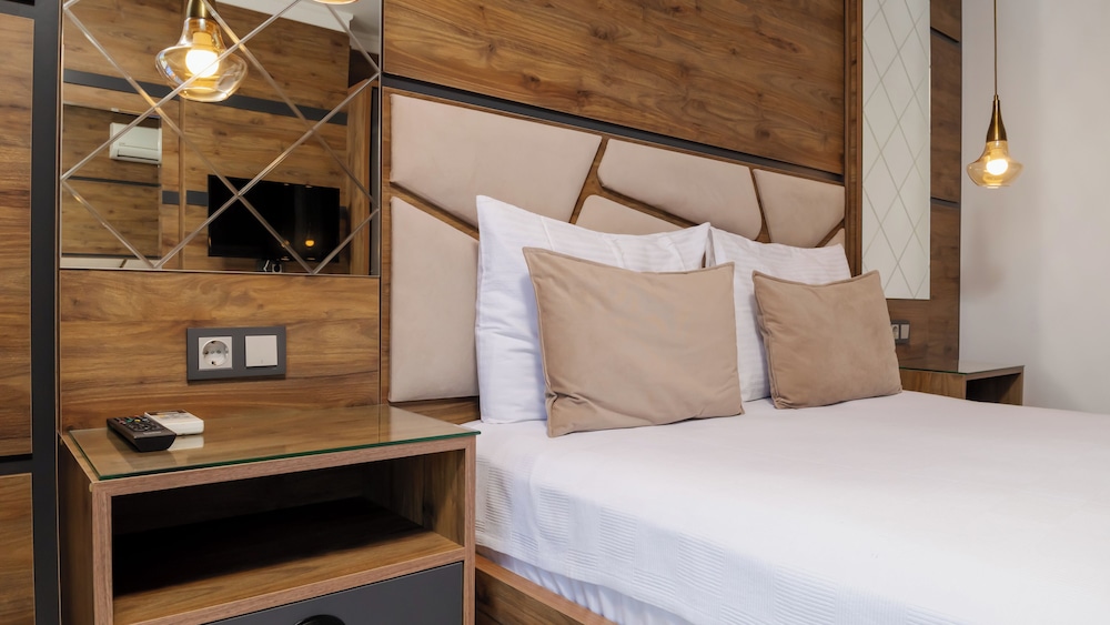 Standard Double Room - Photo 9
