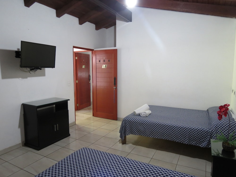 Standard Quadruple Room - Photo 23