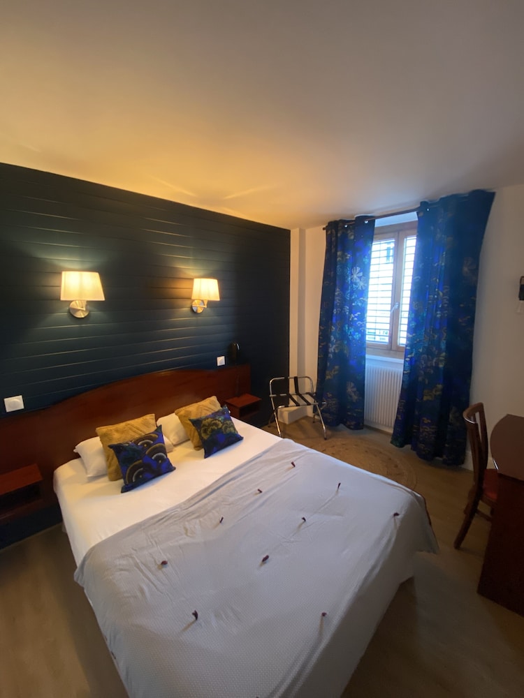 Classic Double Room - Photo 9