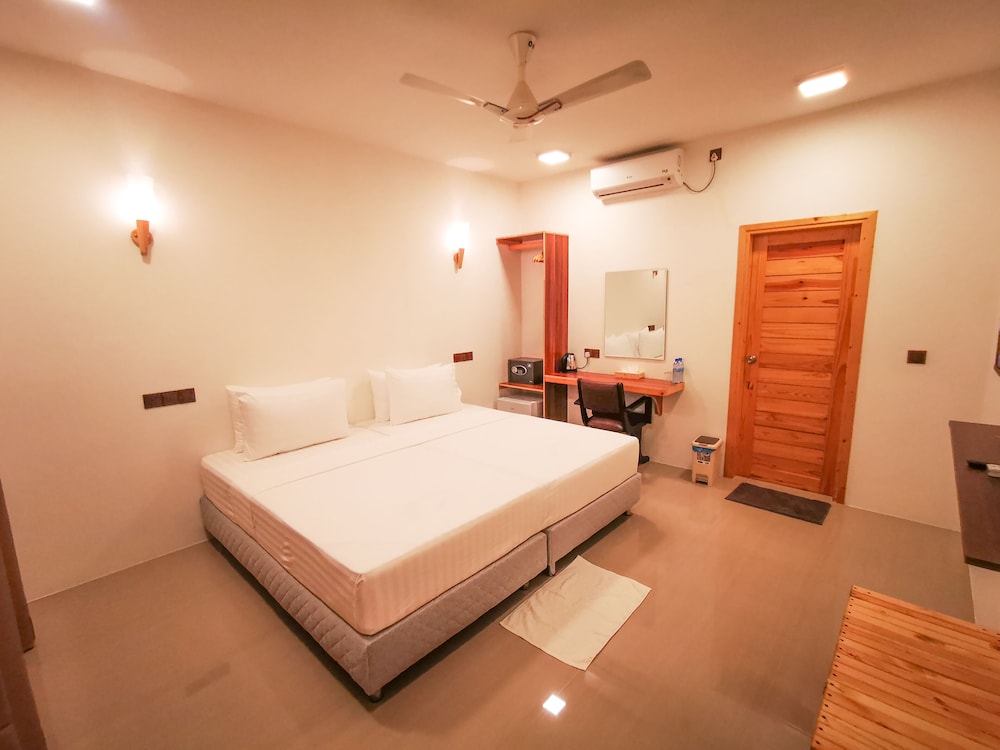 Deluxe Double Room, Garden View