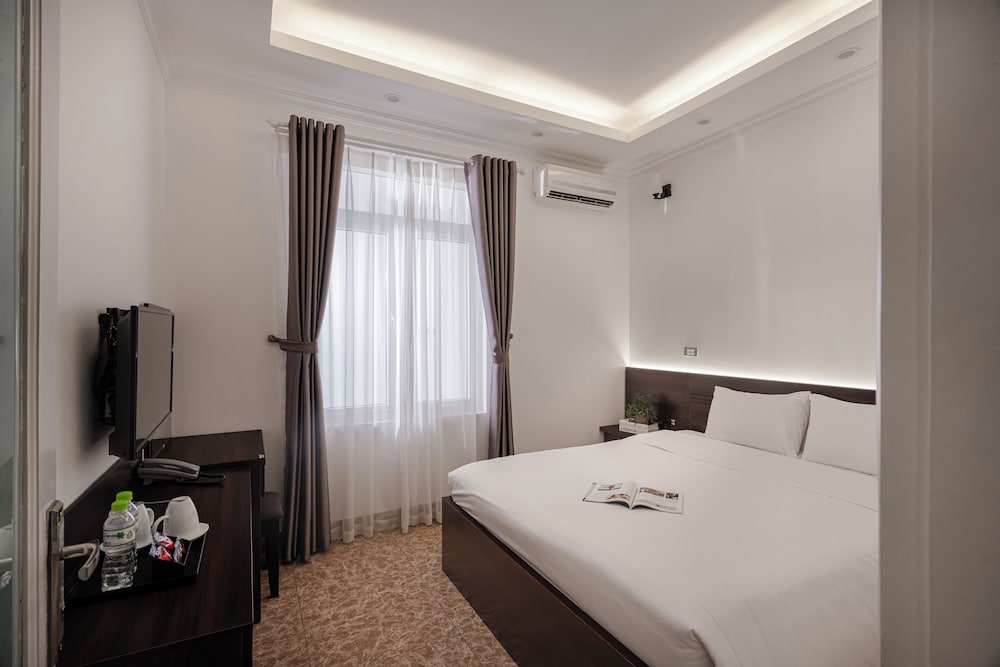 Basic Studio, 1 Queen Bed