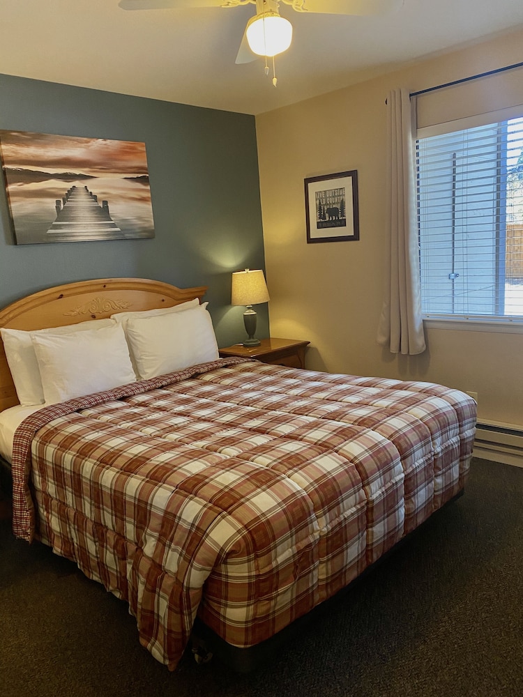 Condo, 1 Bedroom, Lake View - Photo 1