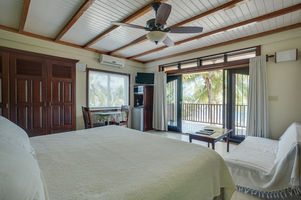 Standard Suite, 1 King Bed, Balcony
