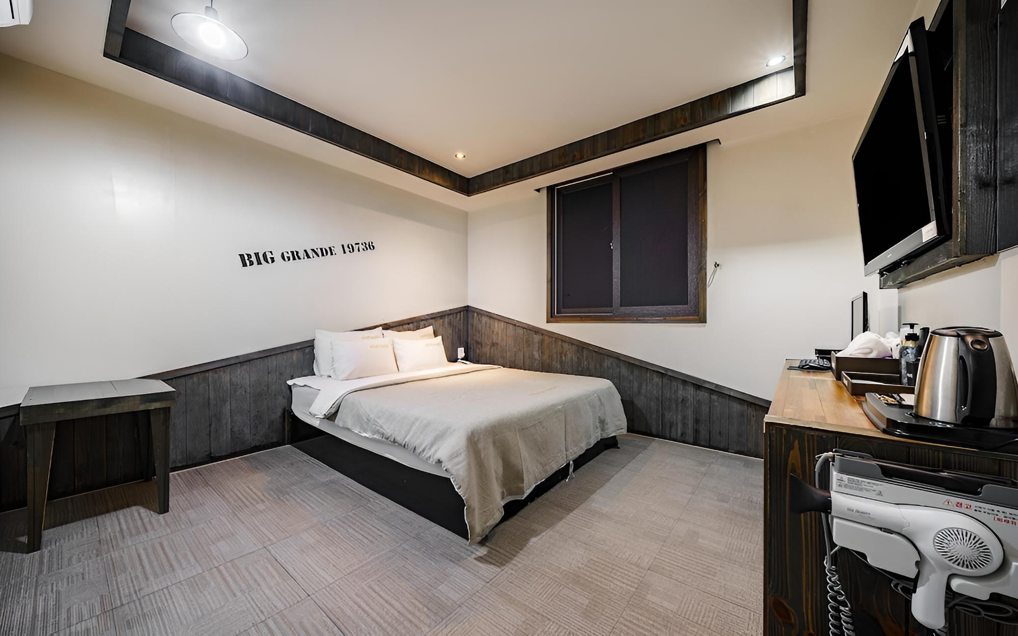 Room (Standard) - Photo 3