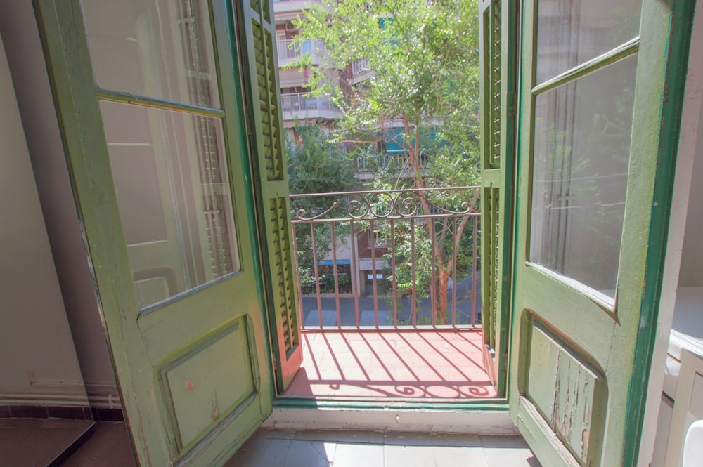 Classic Apartment photo 2