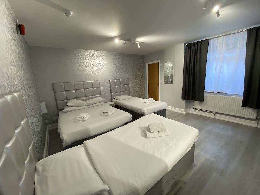 Family Quadruple Room photo 2