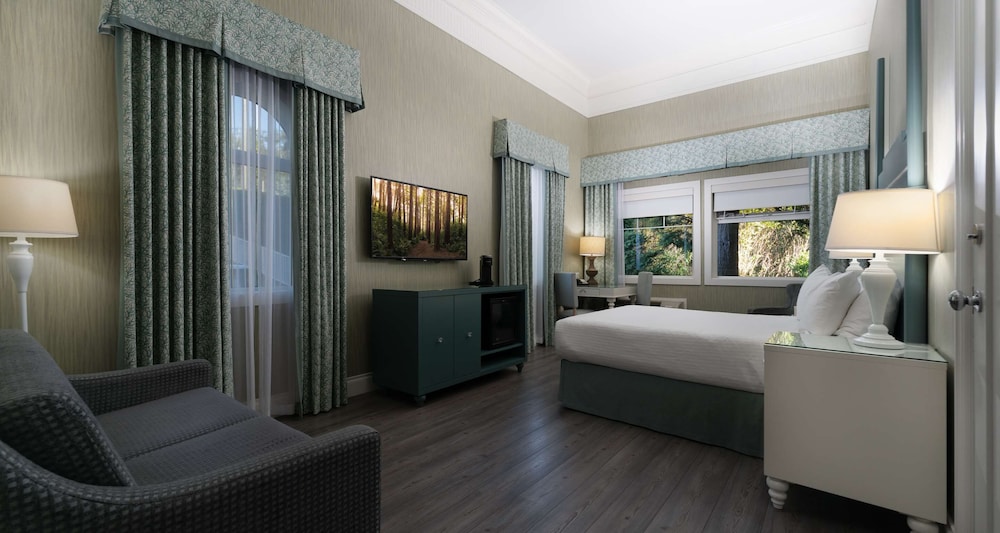 Standard Room, 1 Queen Bed, Accessible, Bathtub (with Sofabed) - Photo 1