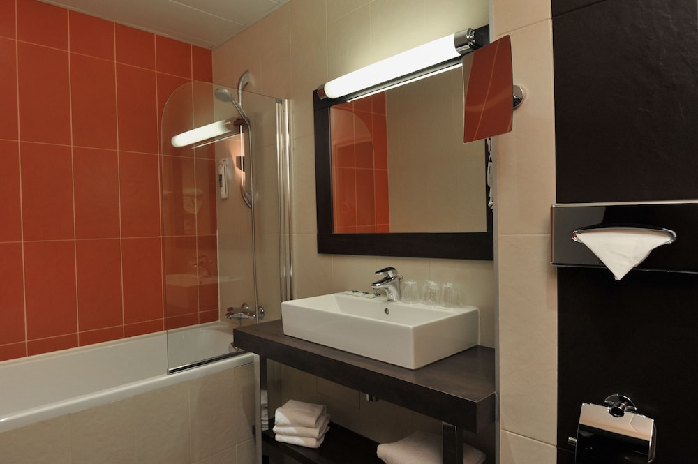 Standard Room, 1 Double Bed - Photo 9