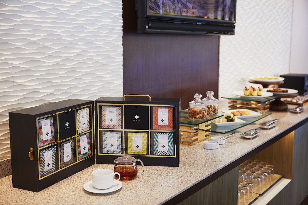 Executive Floor Standard Double Room, No Smoking (Higher Floor, Breakfast & Executive Lounge Access) - Photo 4