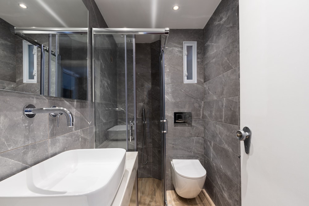 Superior Double or Twin Room, Partial Sea View photo 3