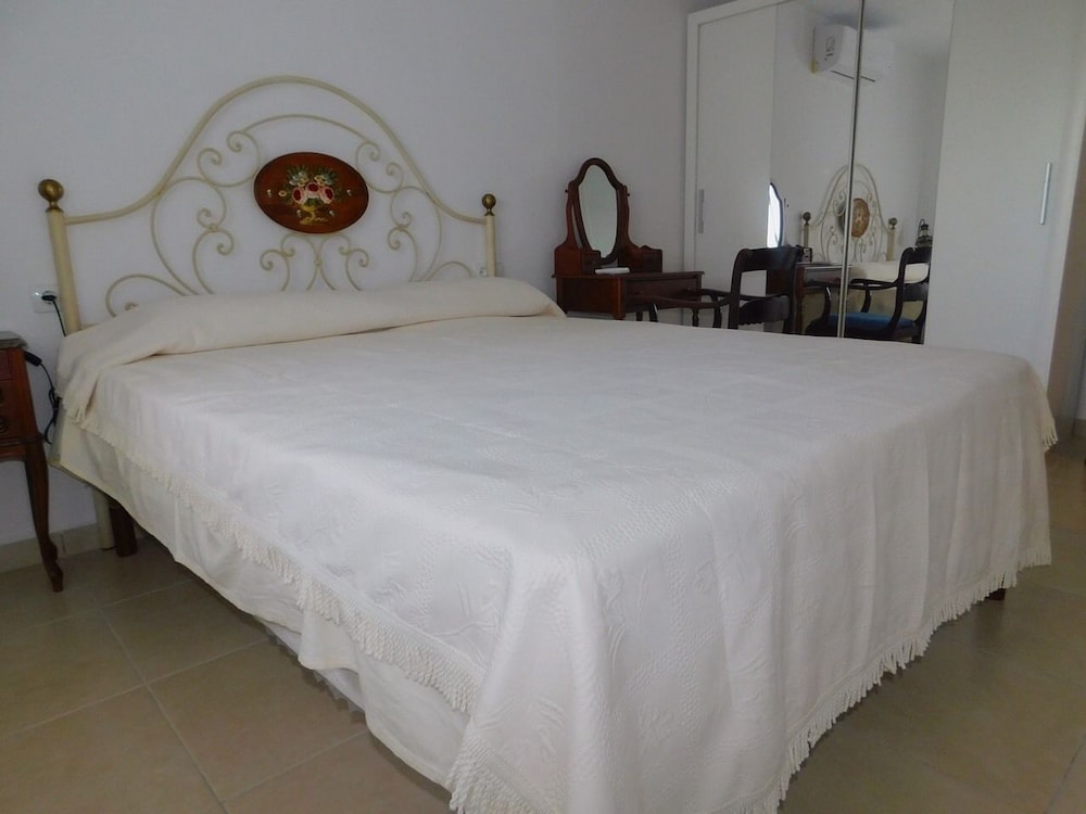 House, 3 Bedrooms, Accessible