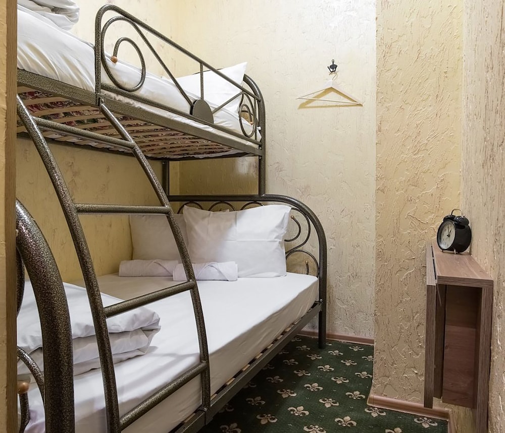 Economy Triple Room