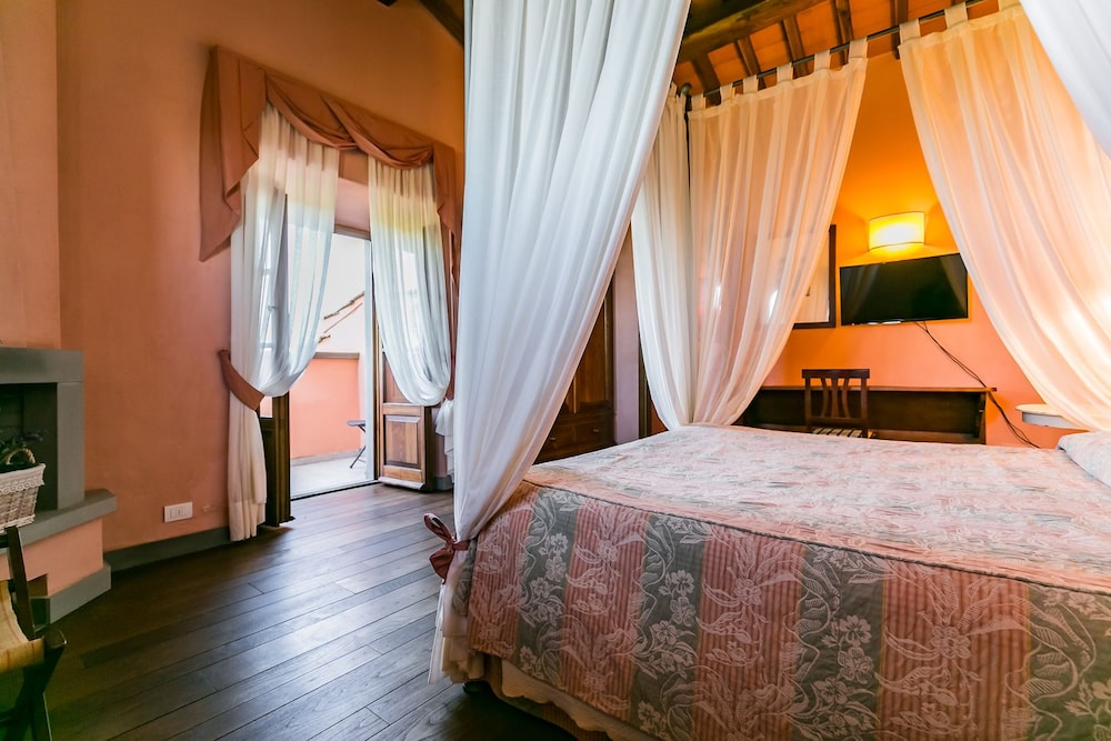 Honeymoon Studio Suite, 1 Queen Bed, Balcony, Tower
