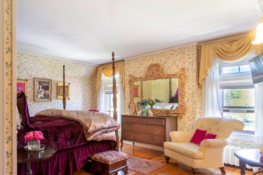Signature Room, 1 Queen Bed, Resort View photo 1