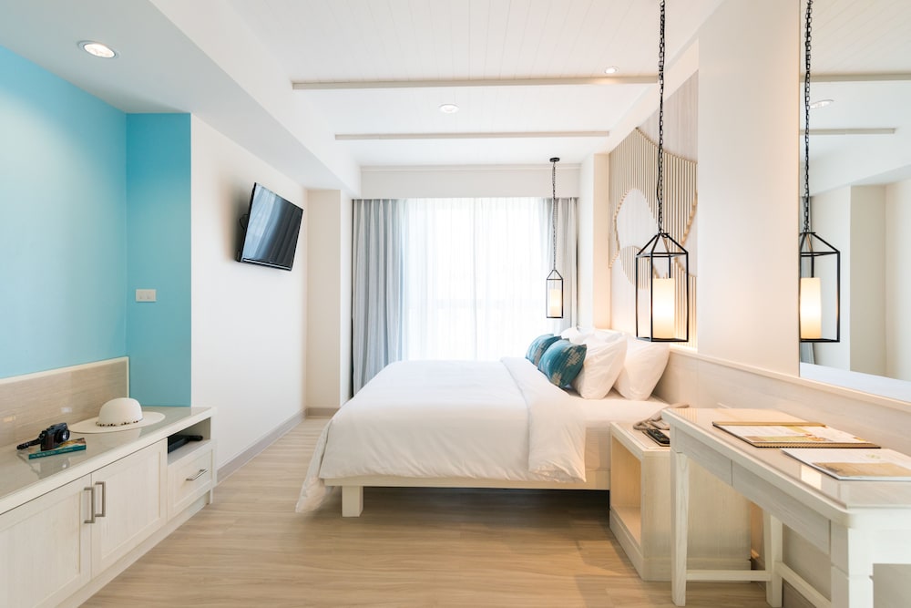 2 - Bedroom Teen Suite - Photo 3